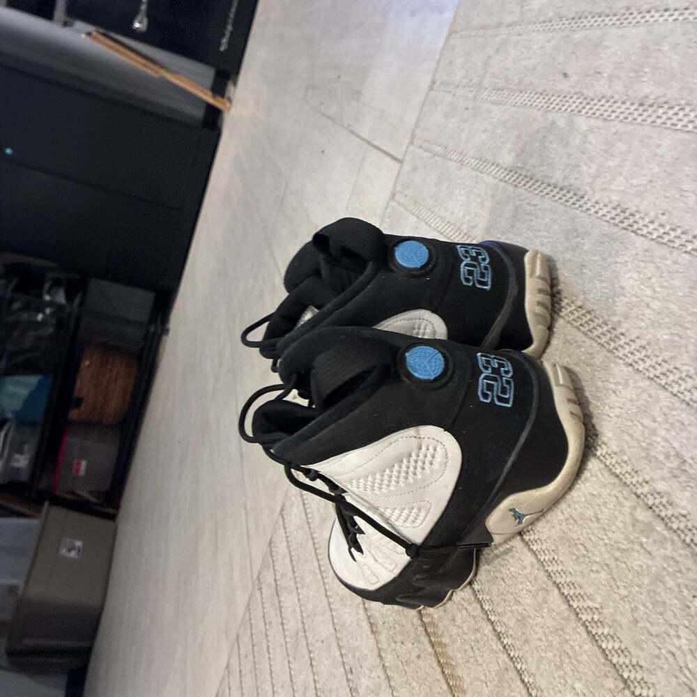 Air Jordan 9 Retro University Blue CT8019-140